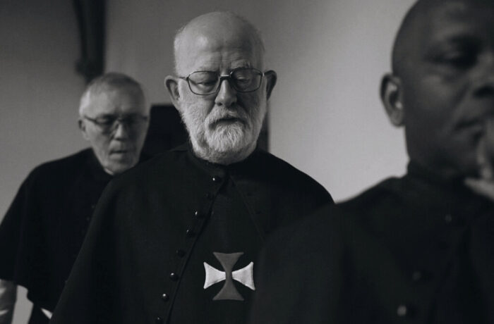 Openhartige verhalen van kloosterlingen in de documentaire ‘CELIBAAT’.