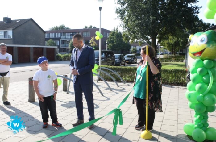 Luc verklapt de opbrengst koffie morning voor stichting Opkikker