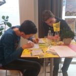 Schrijfmarathon voor Amnesty in de Bibliotheek van Helmond
