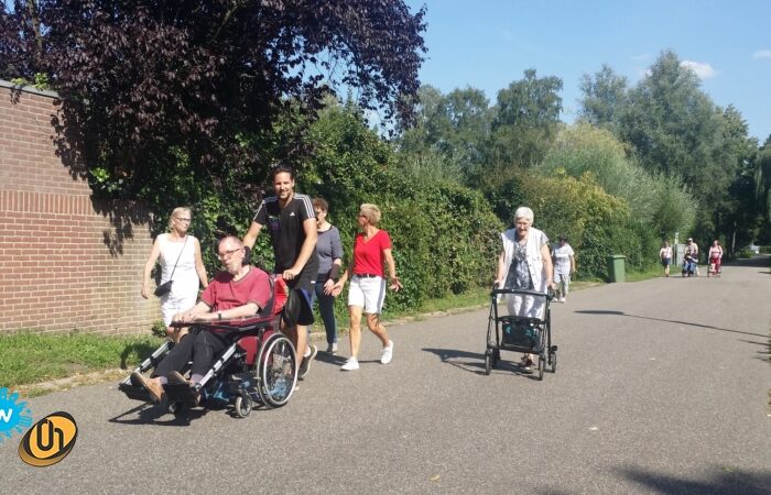Helmondse deelnemers rollatorloop naar Amsterdam