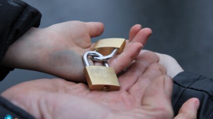 Belofte van eeuwige trouw aan hun kinderen