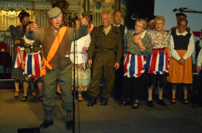 Woensdag 18 september de Bevrijdingsrevue door Stichting “De Aarlese Revue”