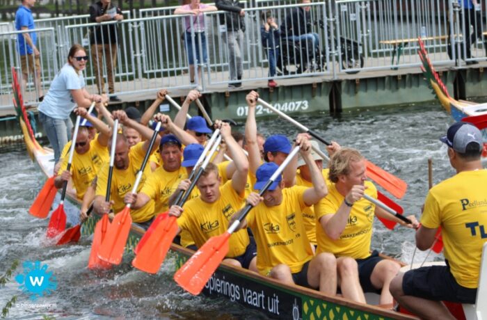 De draken gaan weer los op het Helmondse kanaal