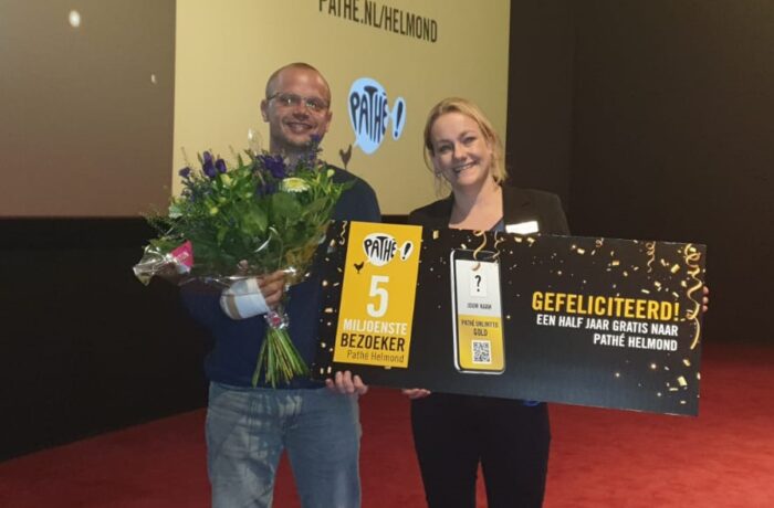 Feestelijke ontvangst 5 miljoenste bezoeker van Pathé Helmond