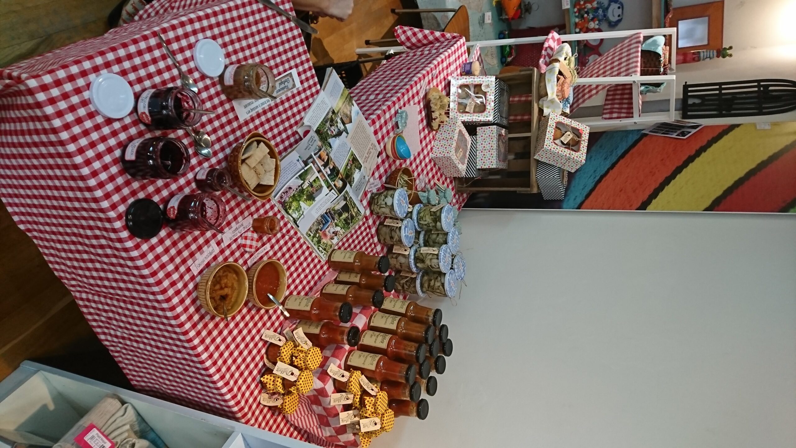 ee tafel vol lekkernijen