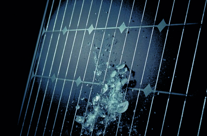 Onzichtbare hagelschade aan zonnepanelen, wel of niet vergoed?