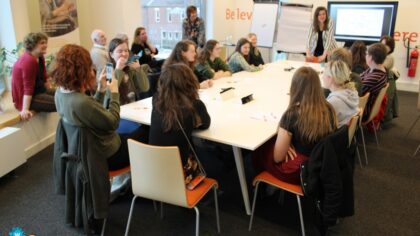 Workshops door jonge schrijfsters in Bibliotheek