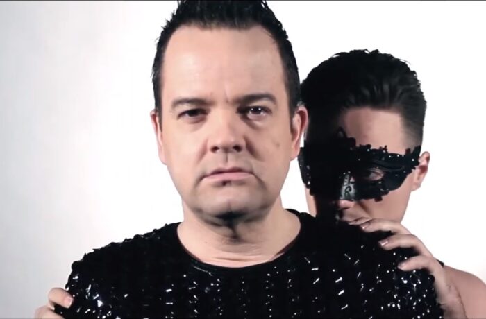 ‘Stop homogeweld!’ motto nieuwe single + videoclip van Aaron D.