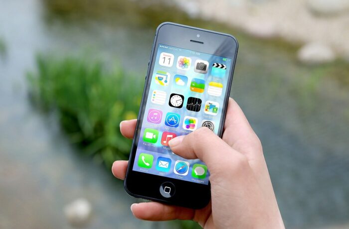 Helmond haakt aan bij campagne Weerloos op Whatsapp