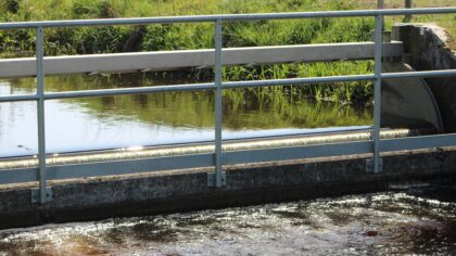 Strenger onttrekkingsverbod: geen water meer uit sloten en beken voor teelt en drainage