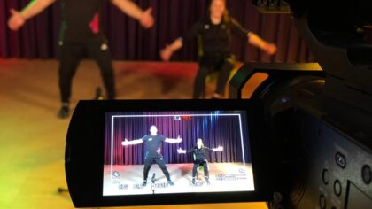 Samen thuis sporten met Jibb en Omroep Helmond