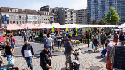De markt weer ouderwets gezellig