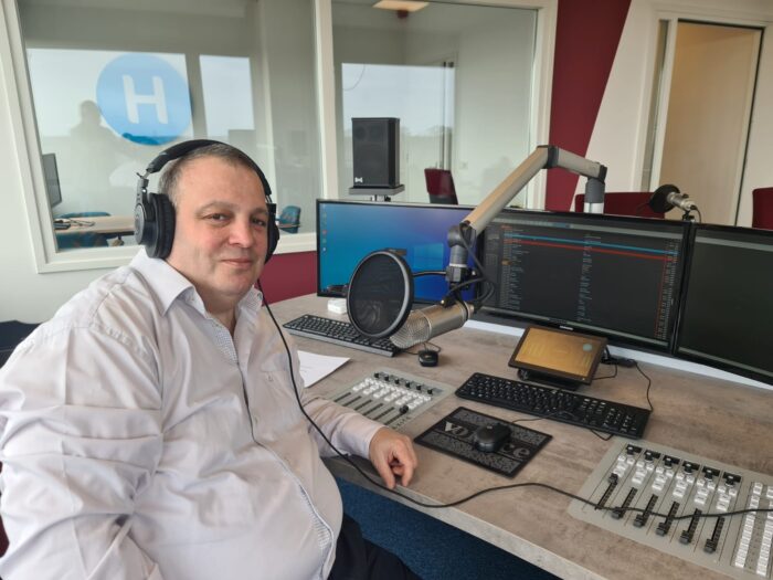 Neseli Pasar bij DitisHelmond – Radio