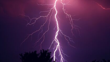 Zomerse storm zorgt voor veel wateroverlast in Helmond