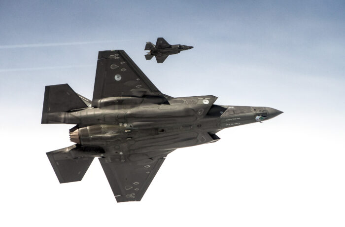 College roept inwoners op om klachten testvlucht defensie te melden