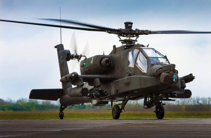 Helikopter oefeningen van Defensie boven de Peel