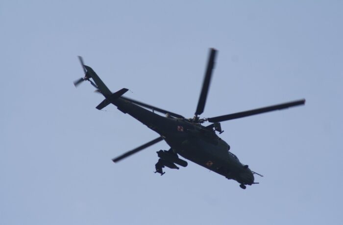 Defensie-oefening met Apache gevechtshelikopters
