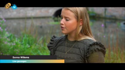 Senna Willems in de kasteeltuin