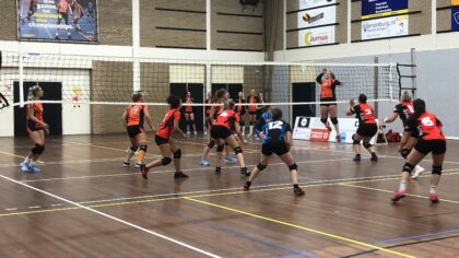 Competitie start Polaris volleybalsters veelbelovend