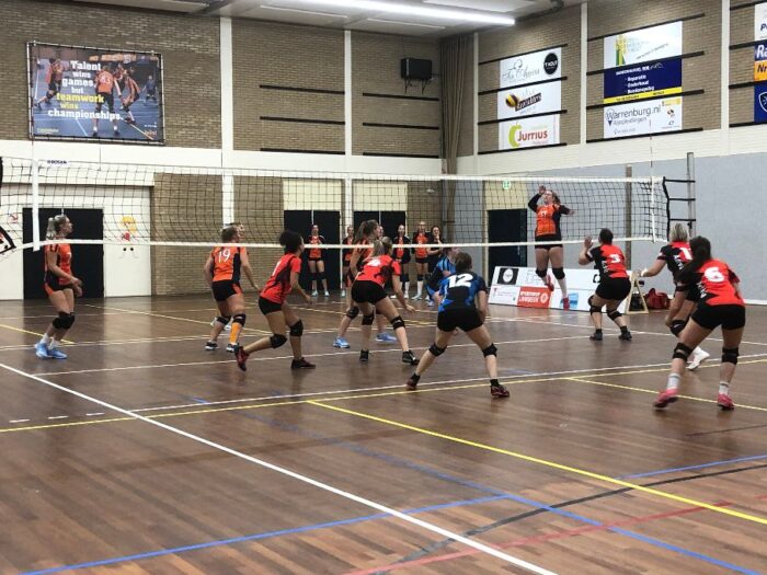 Competitie start Polaris volleybalsters veelbelovend