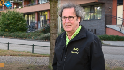 Jan van Bommel en Frans Schamper over vleermuizenpaal