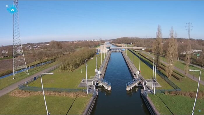 Rijkswaterstaat zoekt eigenaar van verlaten zeiljacht