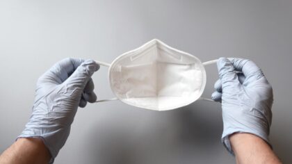 VDL en DSM maken in Helmond medische mondmaskers
