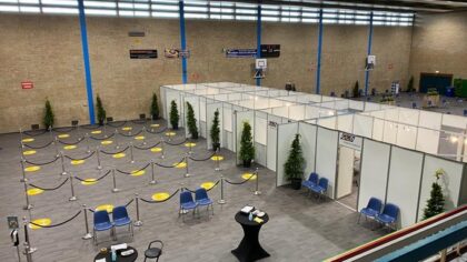 Vaccinatielocatie in sporthal De Braak