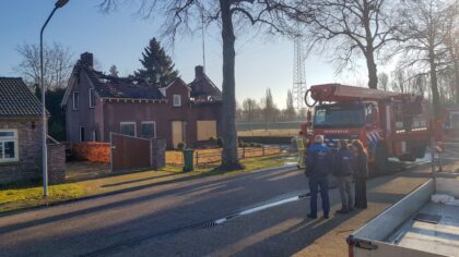 Woning aan Sluisdijk totaal uitgebrand