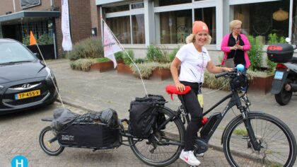 Evelien van der Werff fietst zes weken voor het goede doel