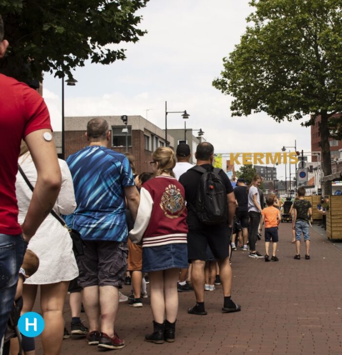 Drukte op de zomerkermis van Helmond