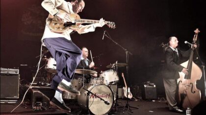 Band Mischief in Golden Memories Dit is Helmond-radio