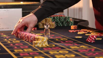 Zullen de traditionele casino’s hun spelers weer uit de virtuele wereld kunnen lokken?