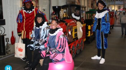 Kinderen genieten van vele pieten in centrum