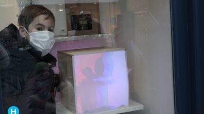 Lichtbox Chain of Hope door leerlingen Jan van Brabant