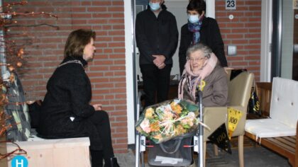 Burgermeester feliciteert 100-jarige Barbara Goedemans