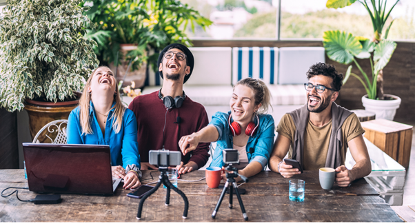 5 leuke ideetjes voor een avondje online genieten
