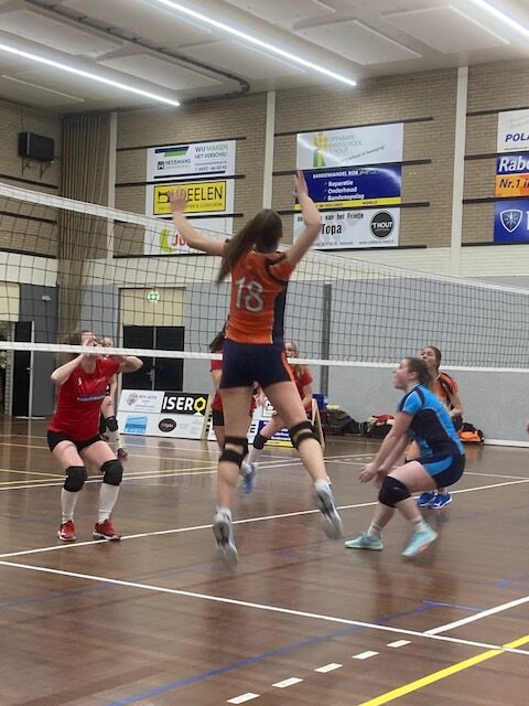 Polaris vrouwen winnen met weinig overtuiging