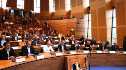 VVD Helmond, Helder Helmond en CDA willen extra raadsvergadering