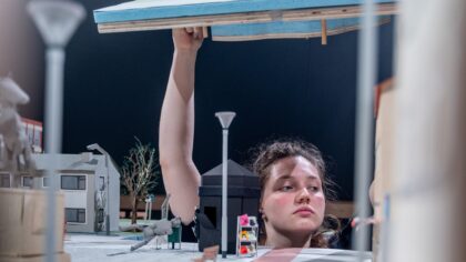 Annatheater met: ‘Om de hoek woont een struik’