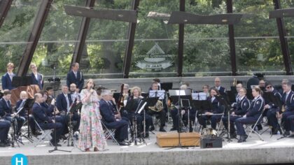 Gezellig Caratconcert in een lekkere middagzon
