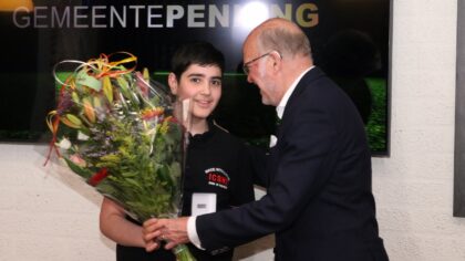 Gemeentepenning voor Gachatur Kazarjan: Helmondse schaakclub
