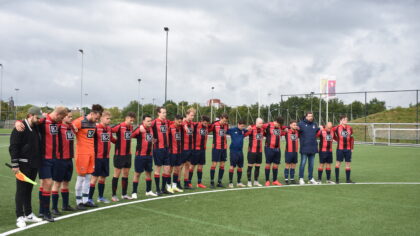 SV De Braak 3 herdenkt speler met speciaal elftalshirt