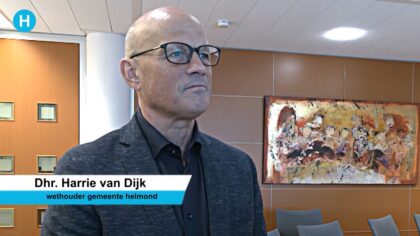 Wethouder van Dijk vertelt over zwembad De Braak
