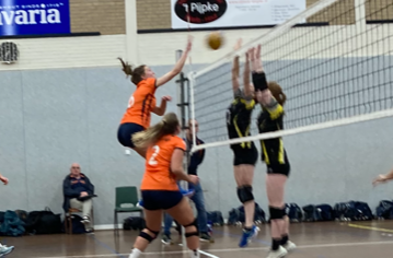 Polaris volleybalsters pakken volle winst tegen Nuvoc