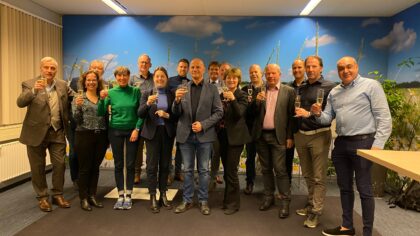 Aannemers en gemeente Helmond tekenen contract voor de bouw van de MFSA De Braak