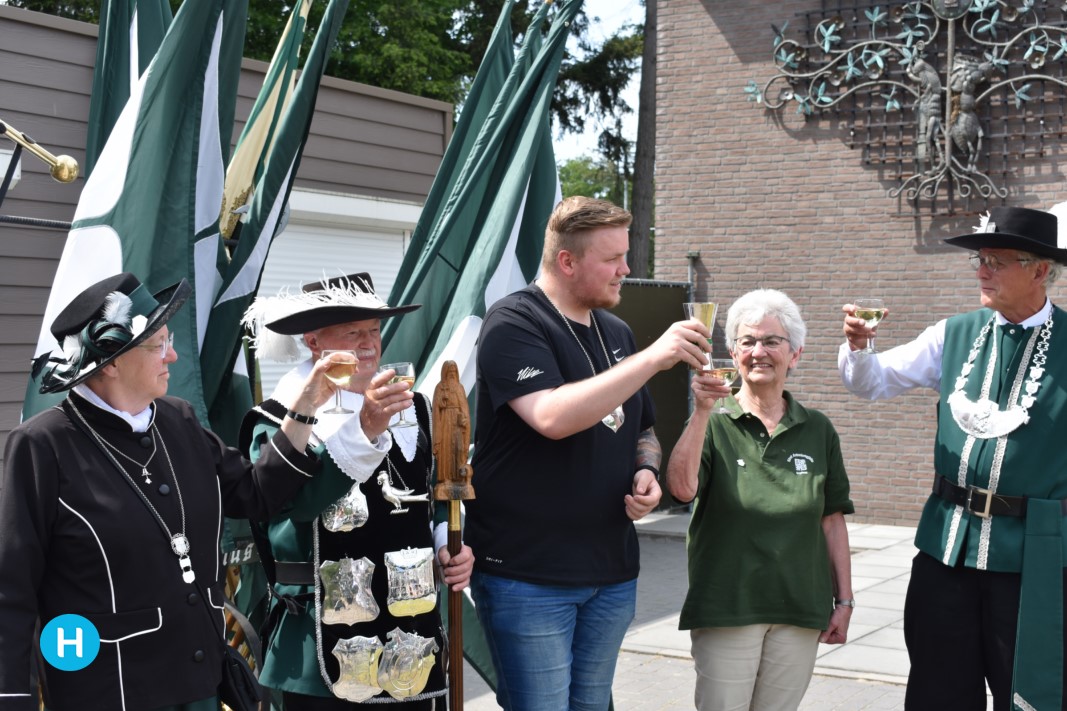 ‘Dorpskoning’ Stiphout volgt oma op