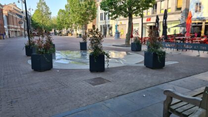 Waterspeelelement op de Markt omsingeld