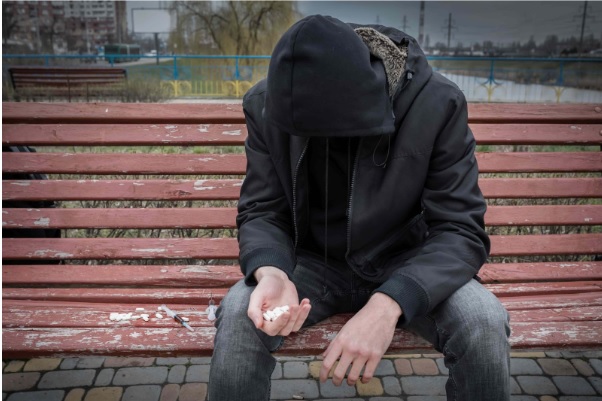 Afkicken in het buitenland voor duurzaam herstel van een verslaving