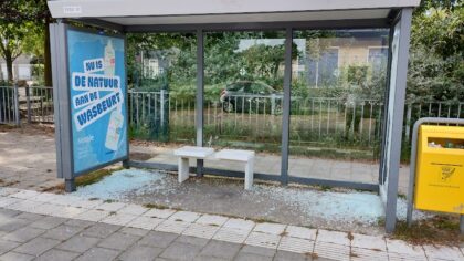 Bushokje bij basisschool de Bundertjes hersteld